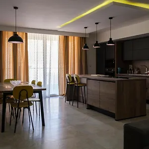  Apartment Modern 3 Bedroom In